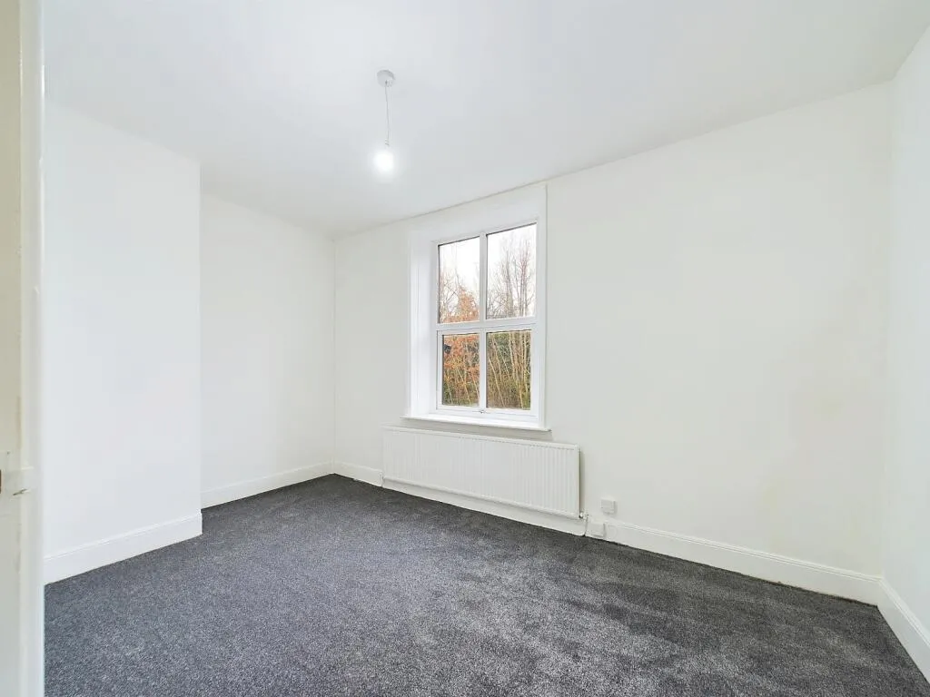 3 bed End of Terrace