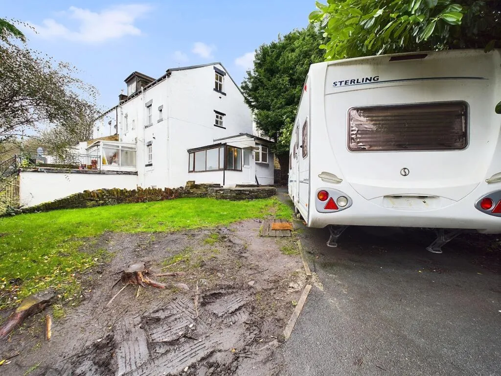 3 bed End of Terrace