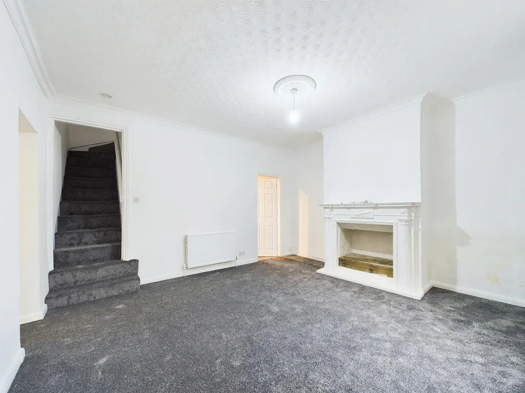 3 bed End of Terrace