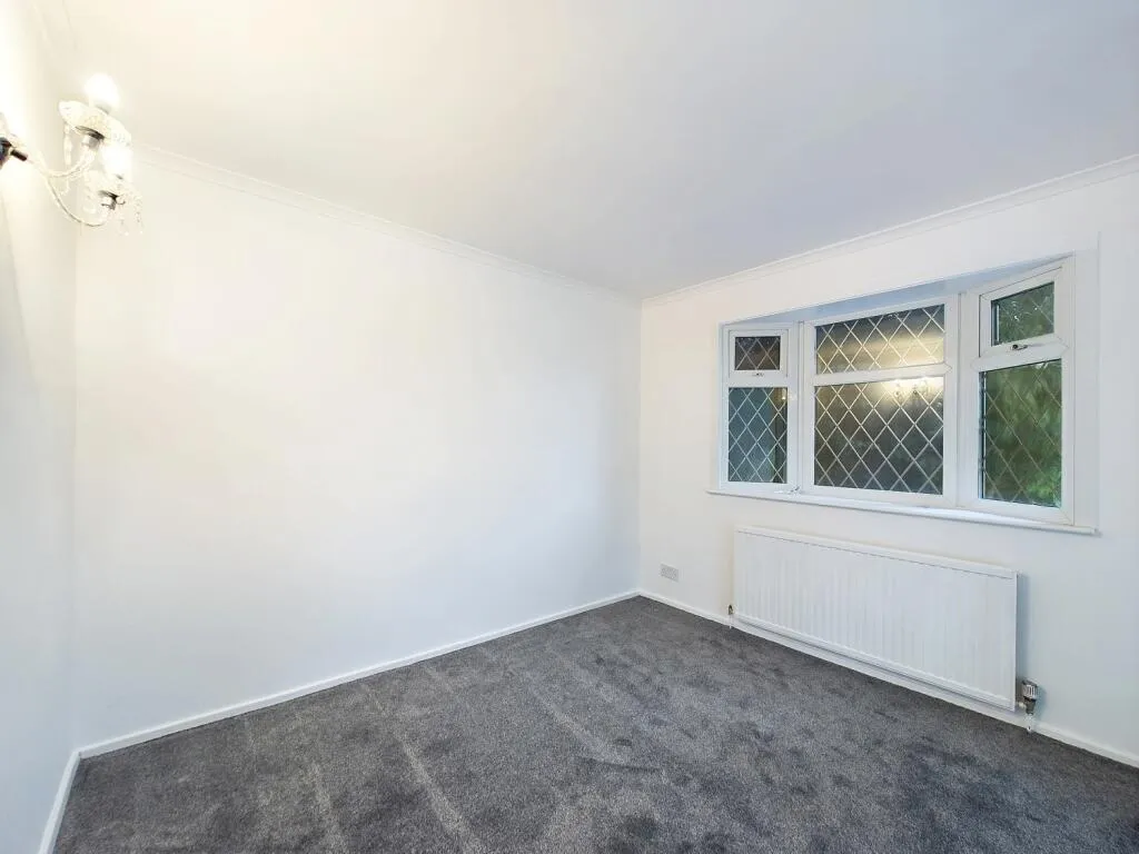3 bed End of Terrace