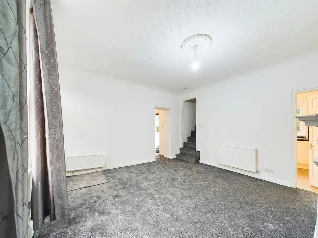 3 bed End of Terrace
