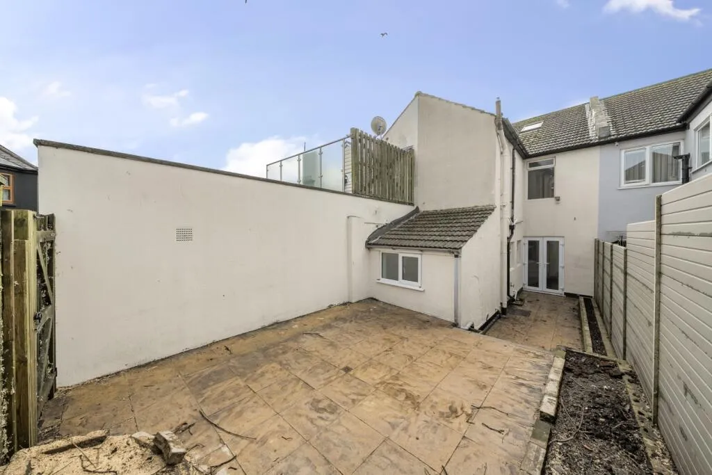 3 bed Terraced