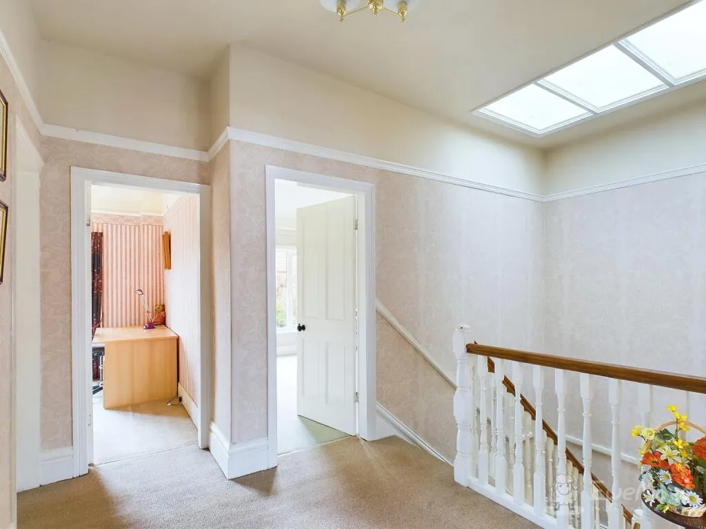 4 bed Semi-Detached
