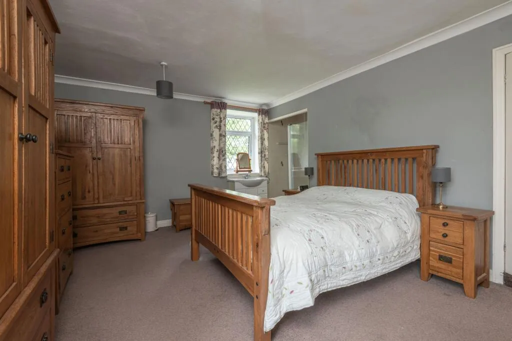 4 bed Character Property