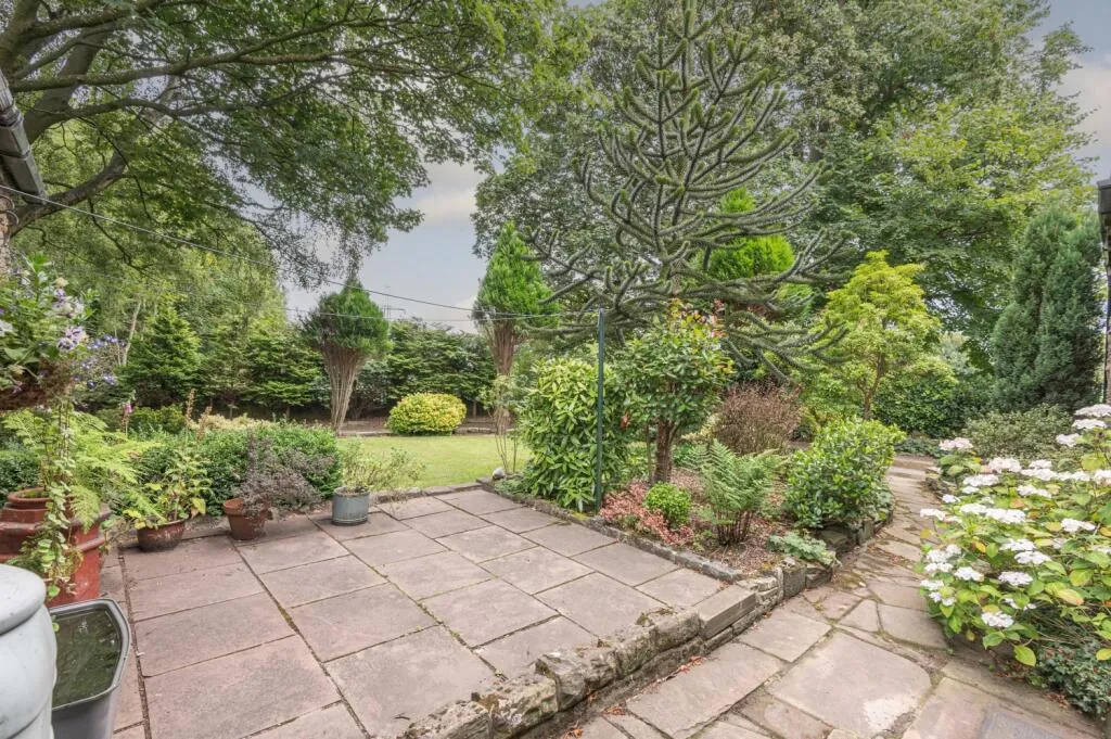 4 bed Character Property
