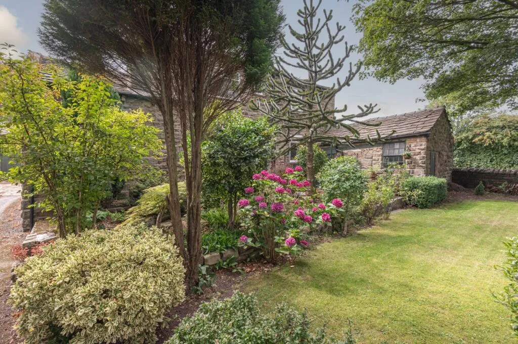 4 bed Character Property