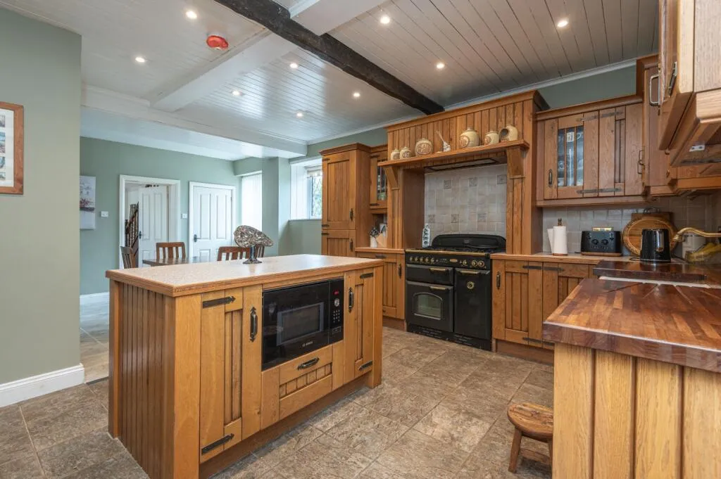 4 bed Character Property