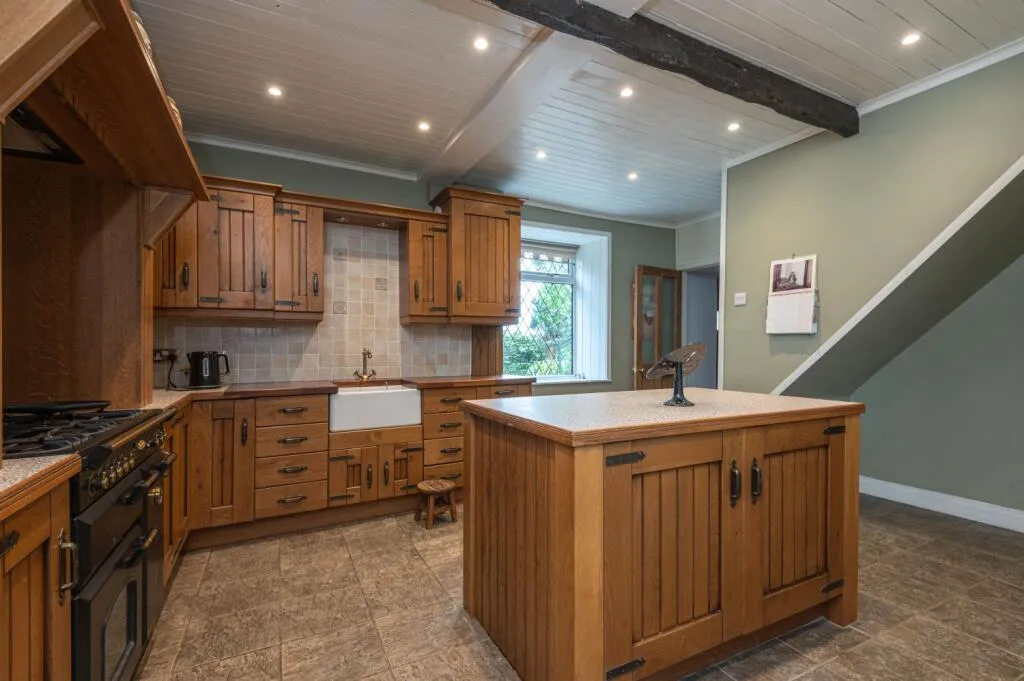 4 bed Character Property