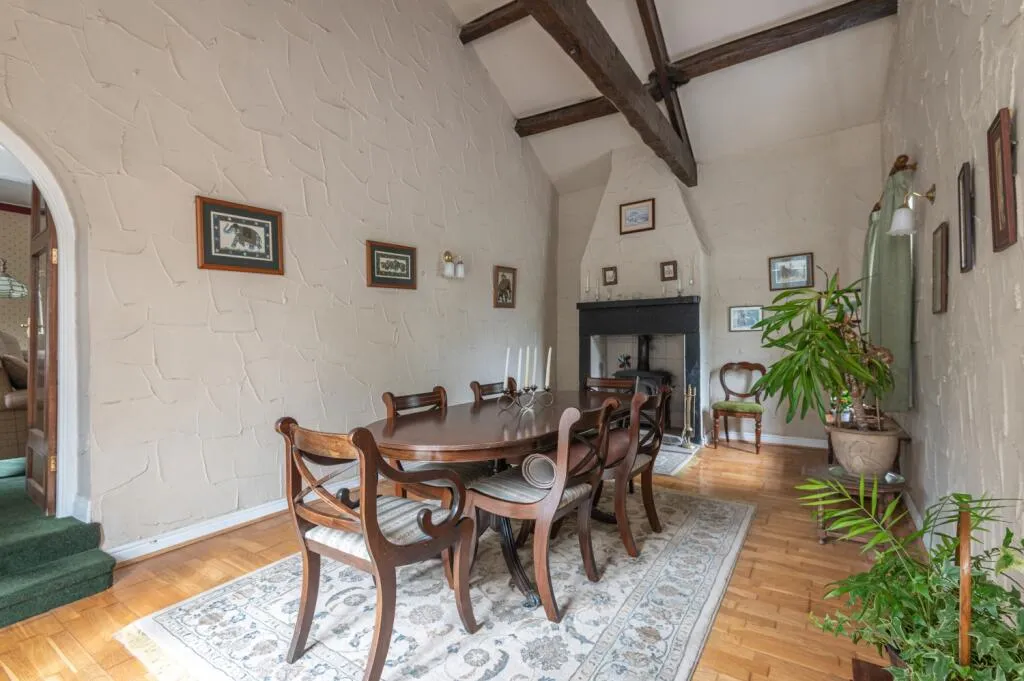 4 bed Character Property