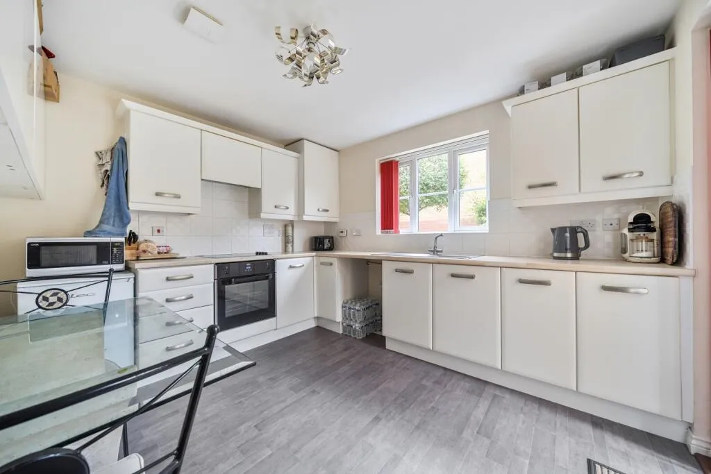 4 bed Detached