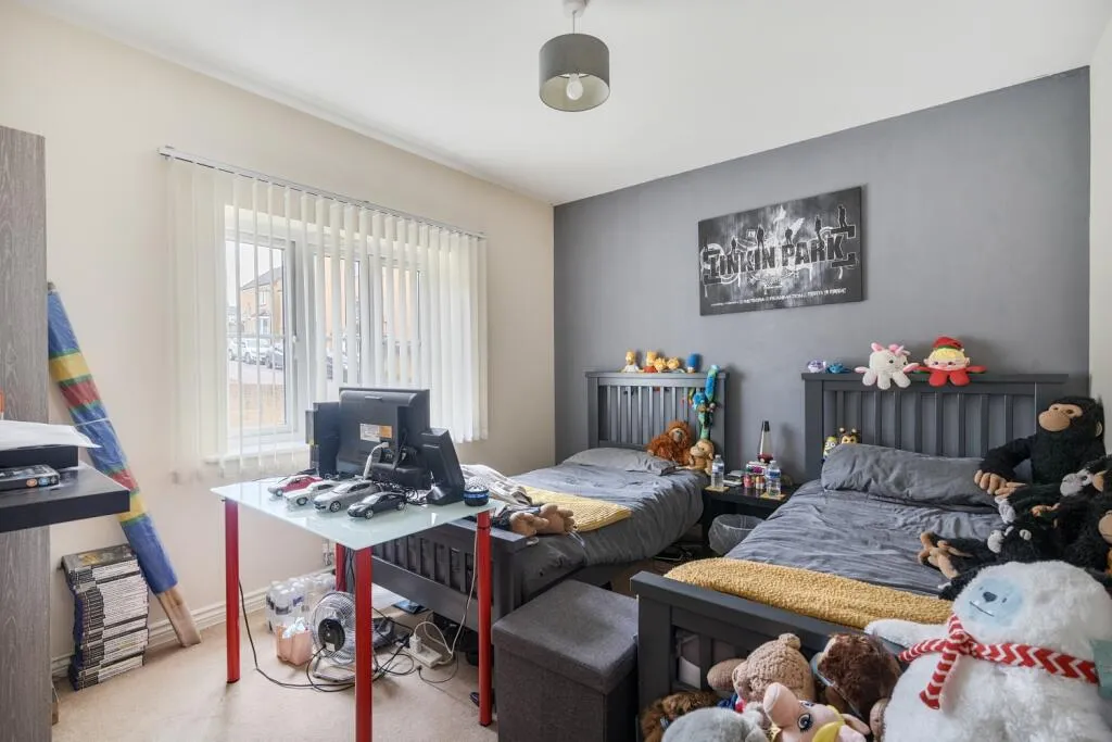 4 bed Detached