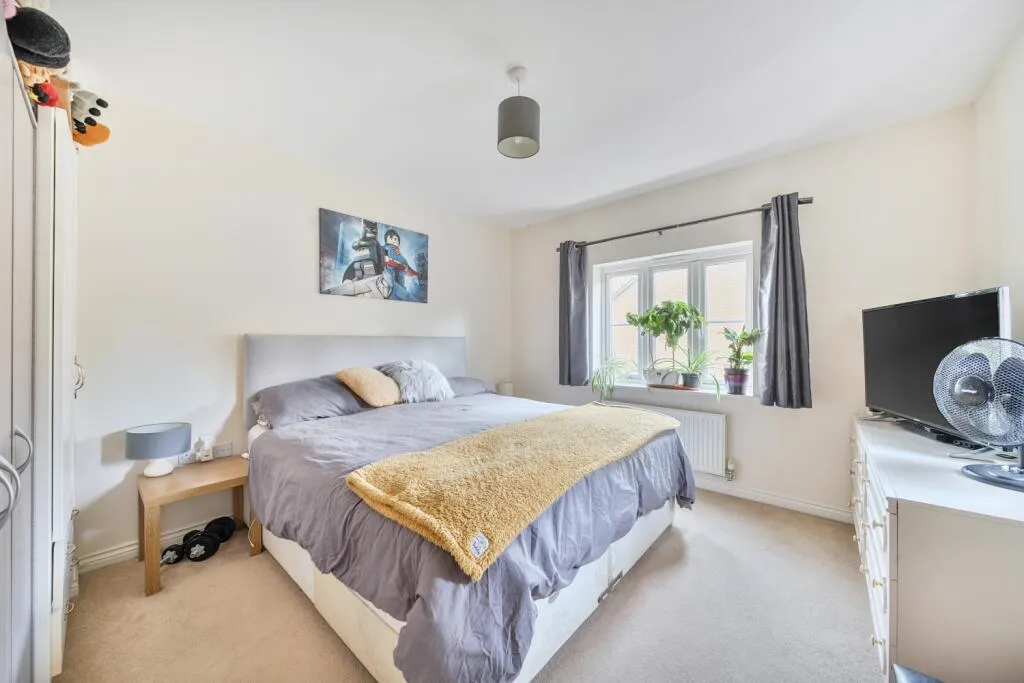 4 bed Detached