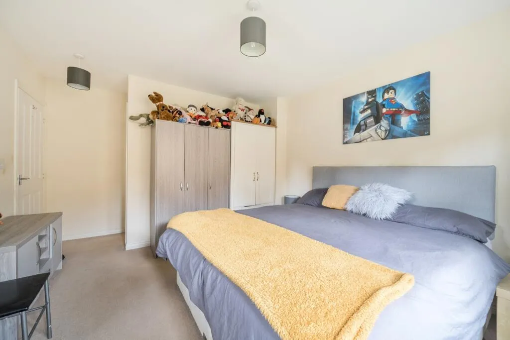 4 bed Detached