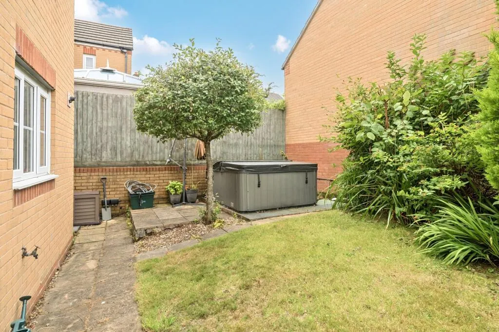 4 bed Detached