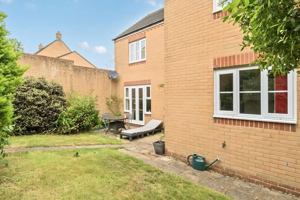 4 bed Detached