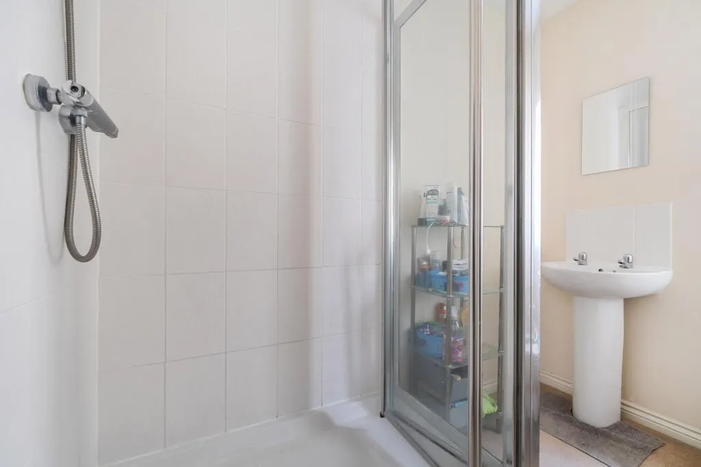 4 bed Detached