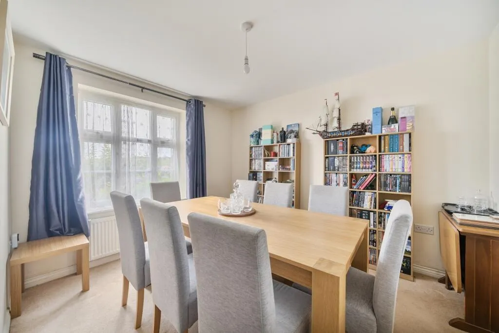 4 bed Detached