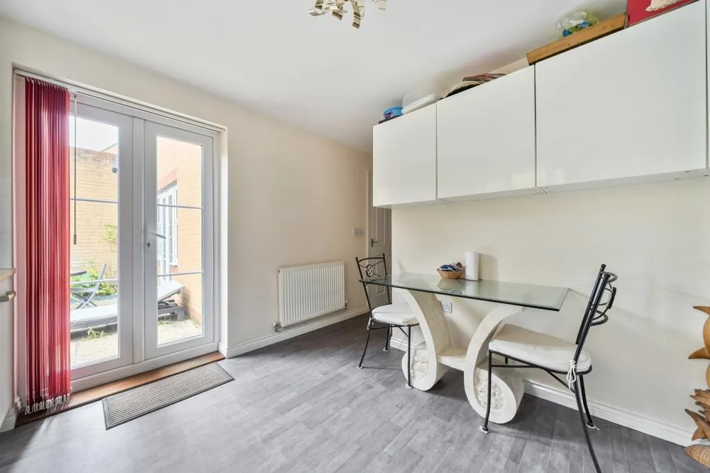 4 bed Detached