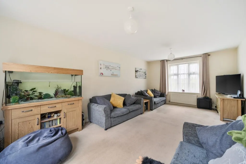 4 bed Detached