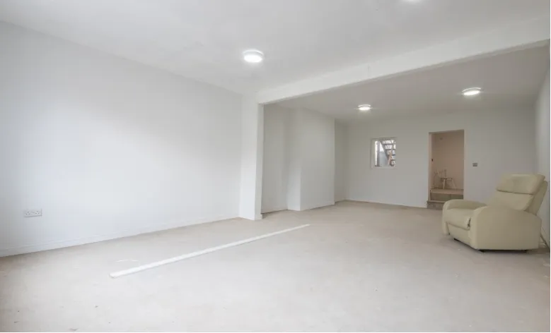 2 bed Mixed Use