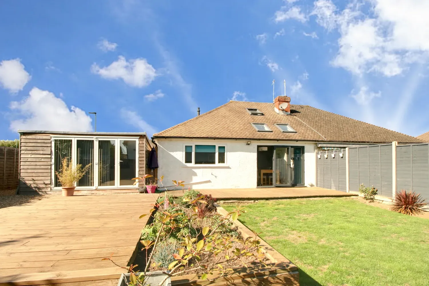 3 bed Semi-Detached Bungalow