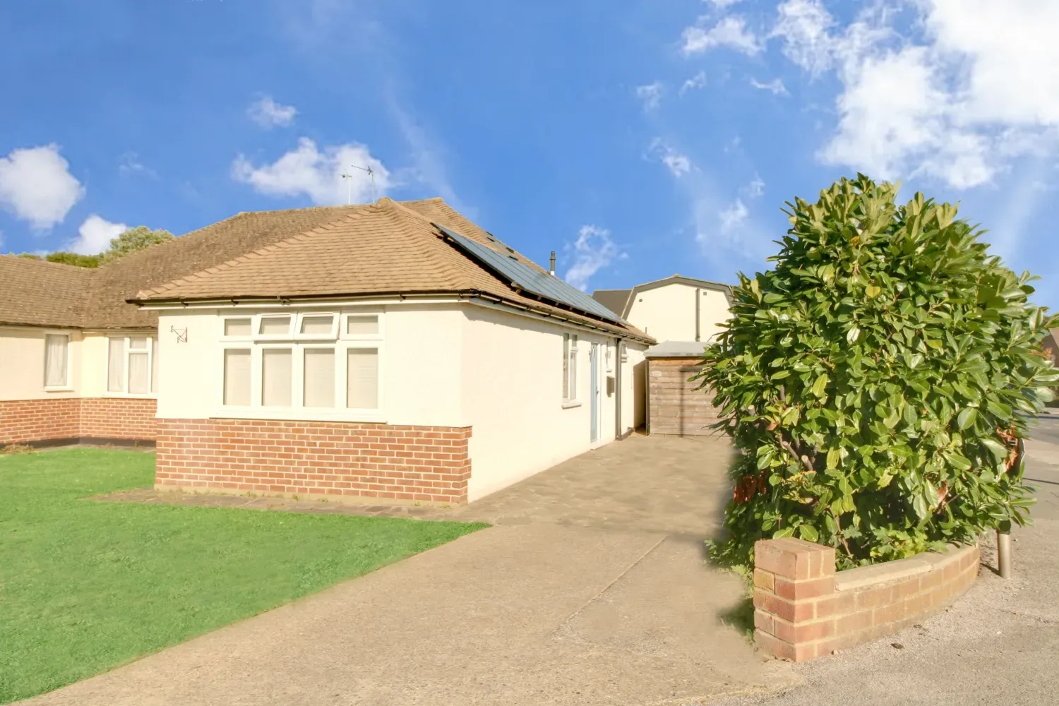 3 bed Semi-Detached Bungalow