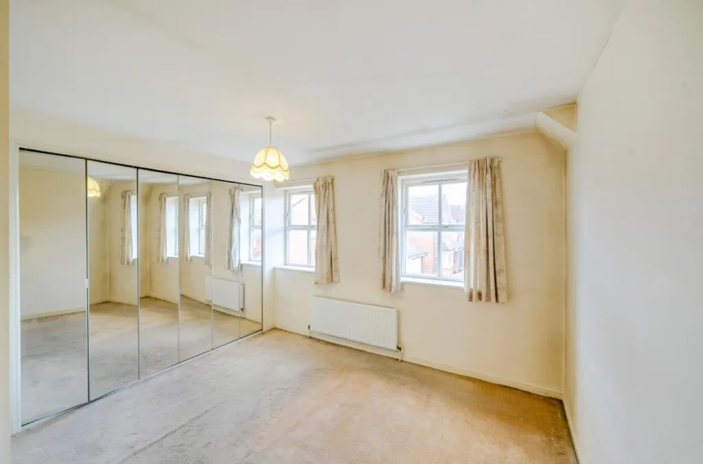 4 bed Detached