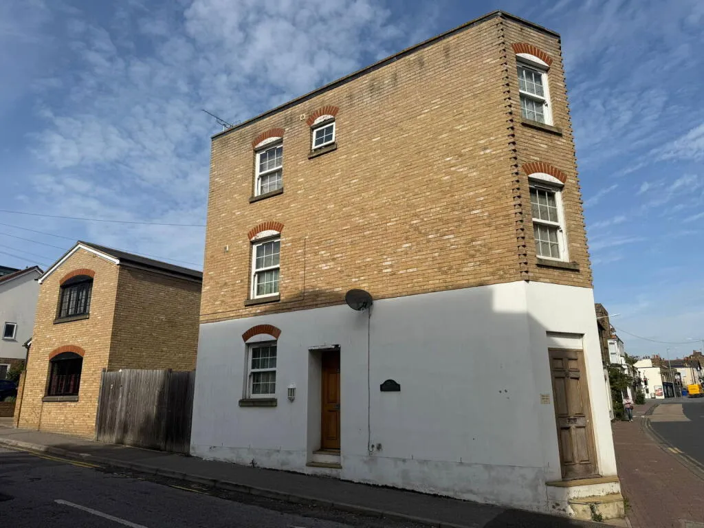 3 bed House