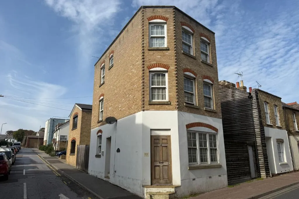3 bed House
