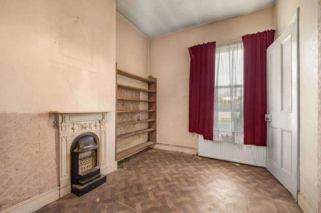 4 bed Detached