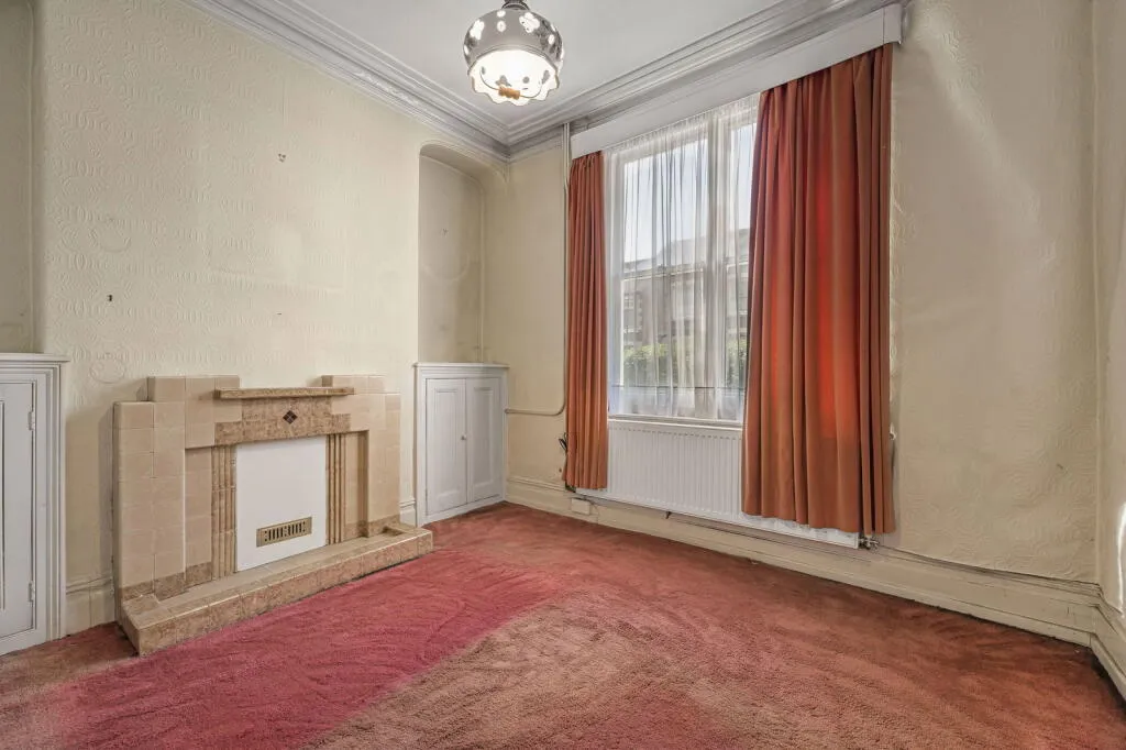 4 bed Detached