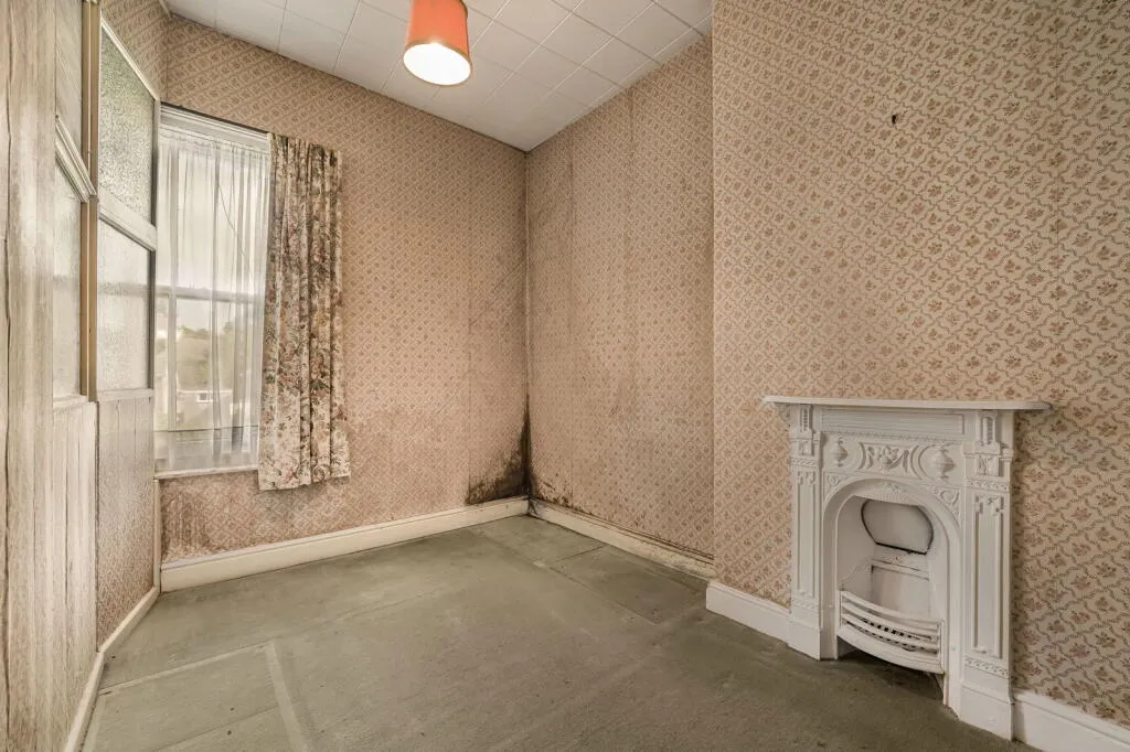 4 bed Detached