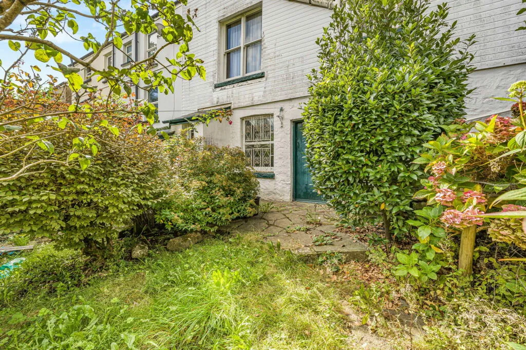 4 bed Detached