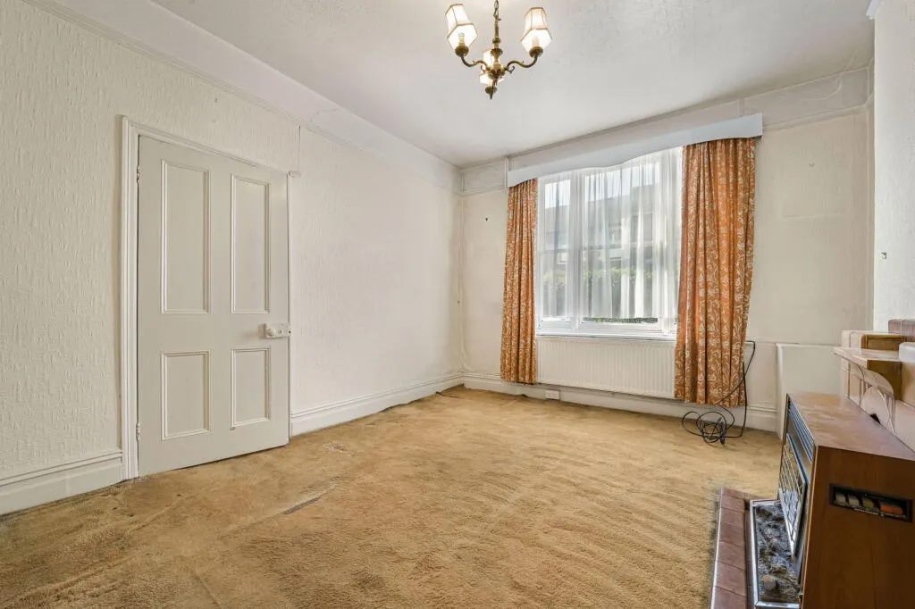 4 bed Detached