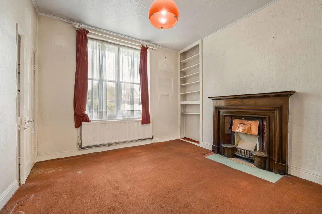 4 bed Detached