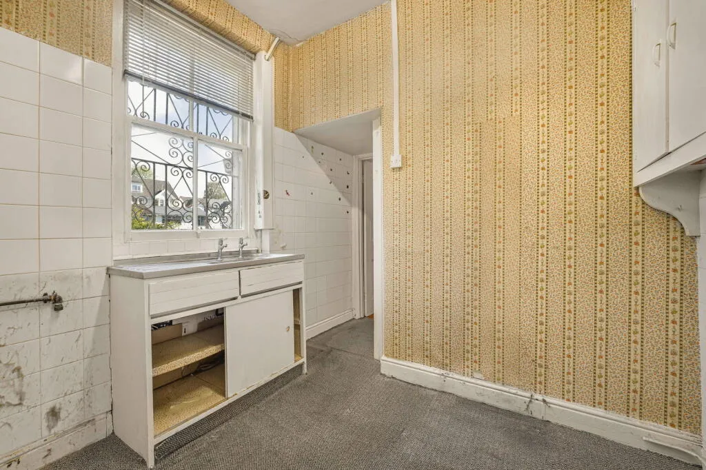 4 bed Detached