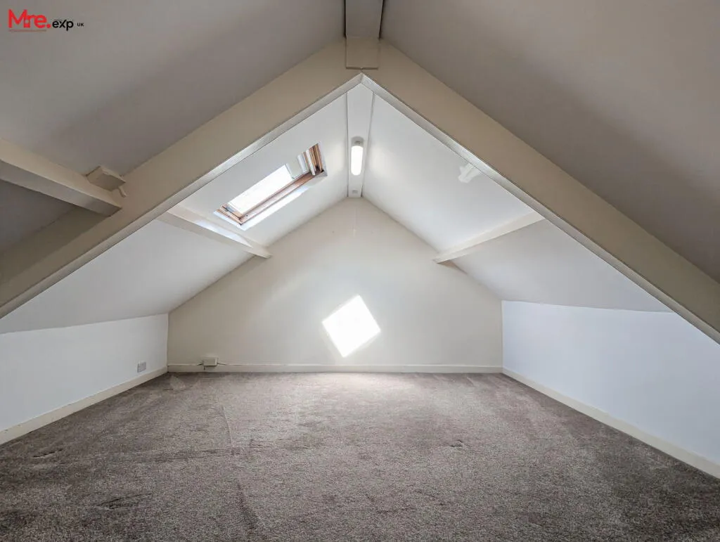 5 bed Semi-Detached