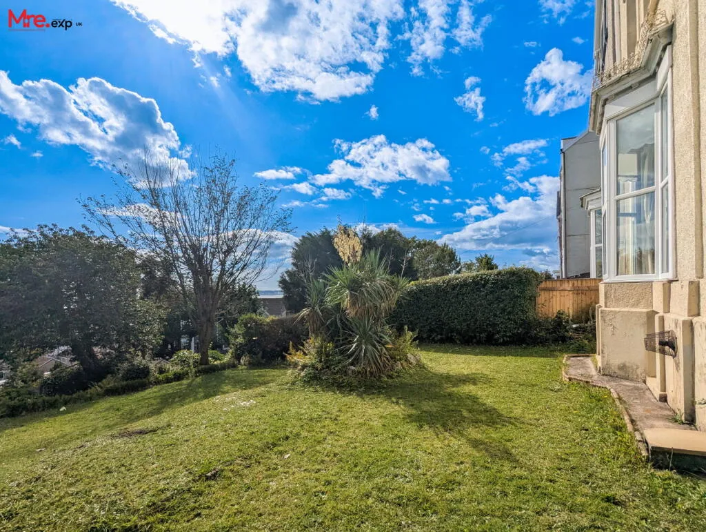5 bed Semi-Detached