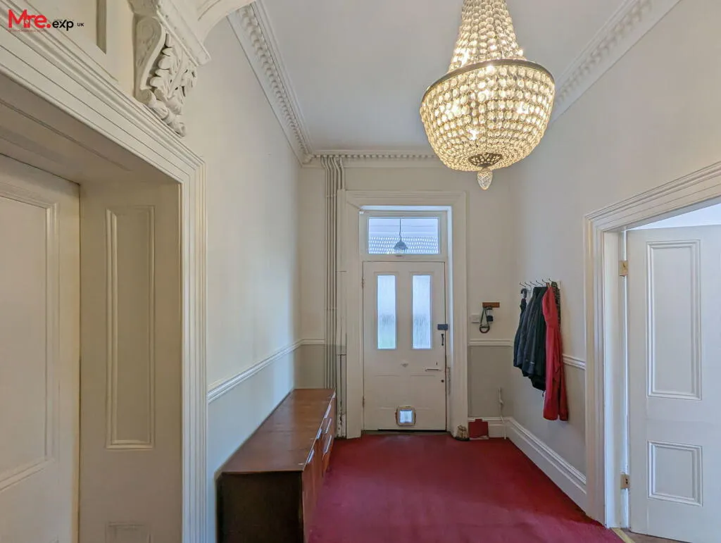 5 bed Semi-Detached