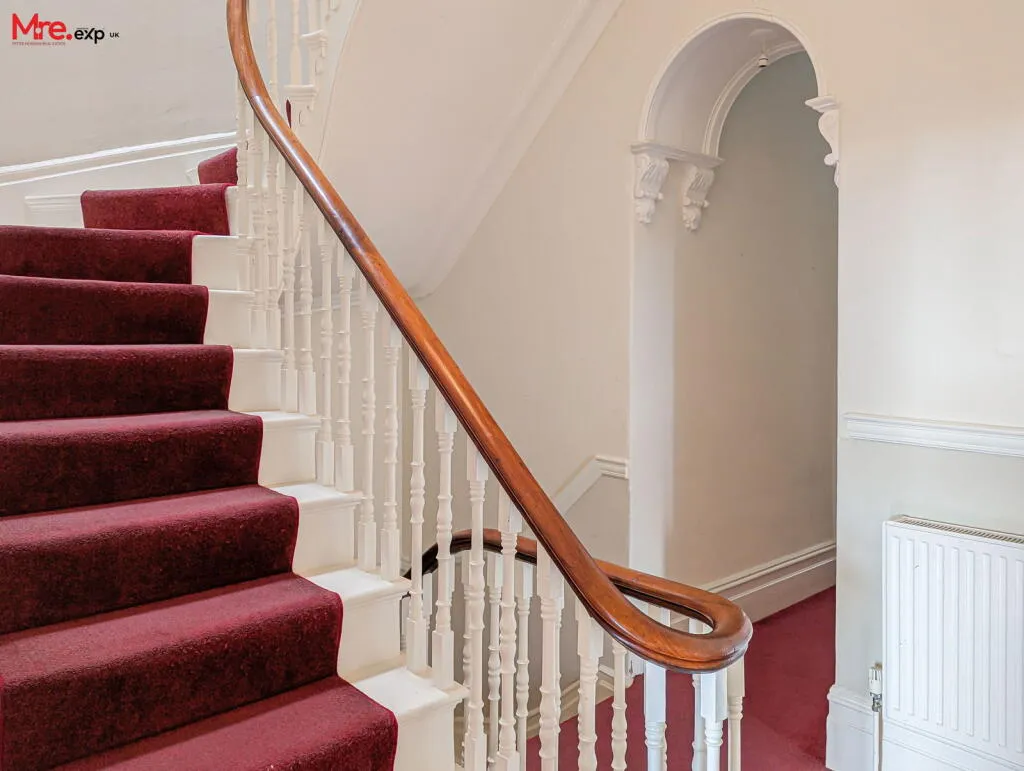 5 bed Semi-Detached