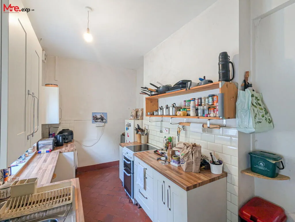 5 bed Semi-Detached