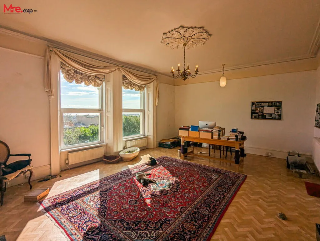5 bed Semi-Detached