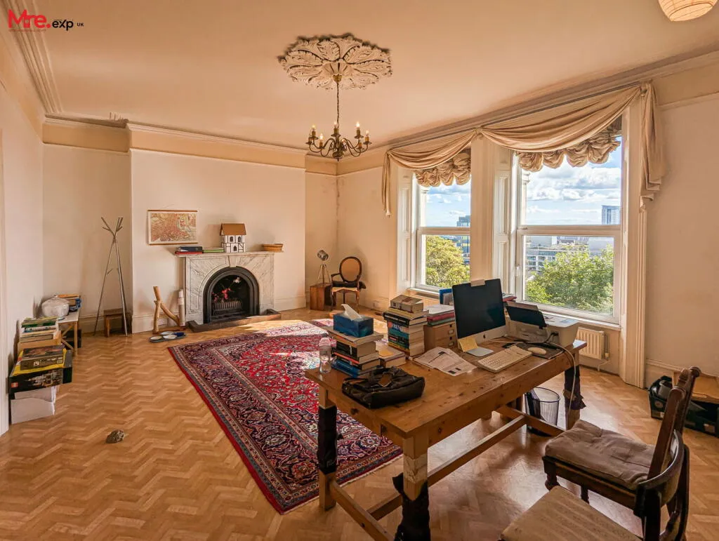 5 bed Semi-Detached