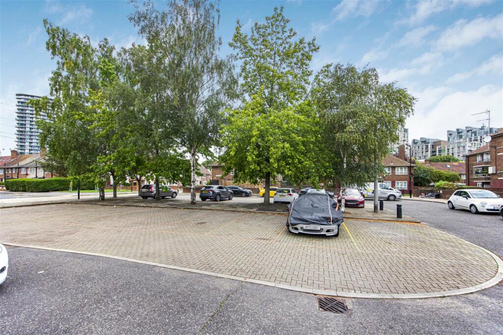 1 bed Ground Flat
