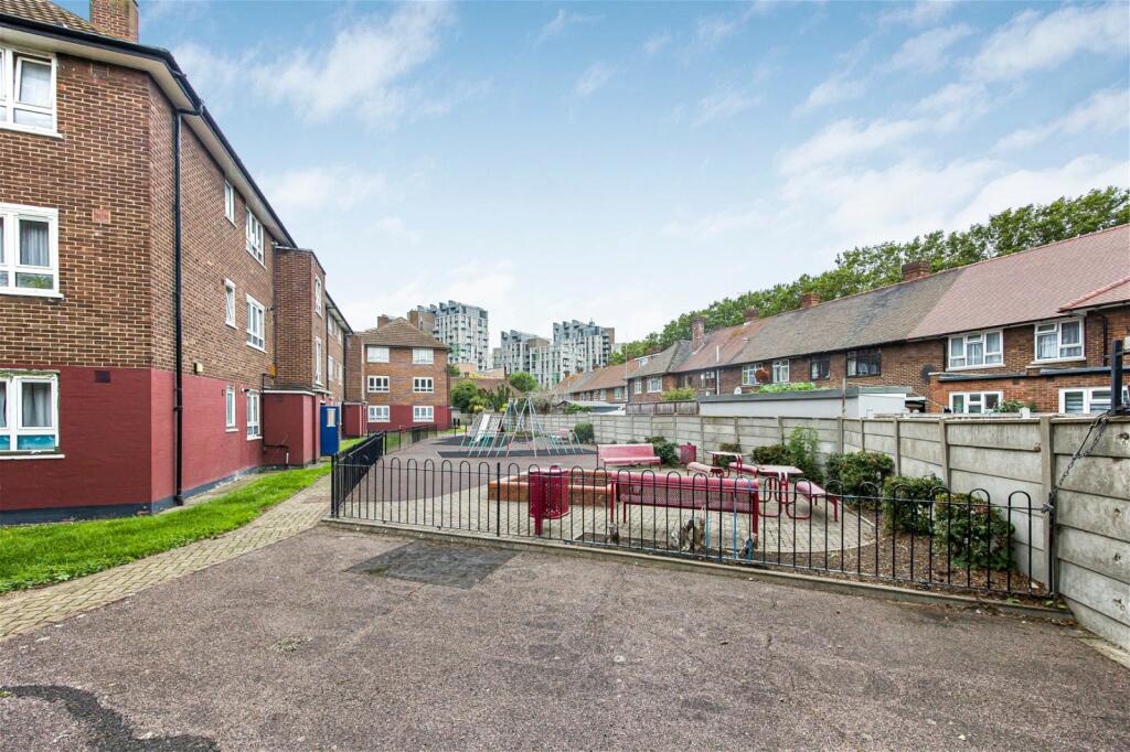 1 bed Ground Flat