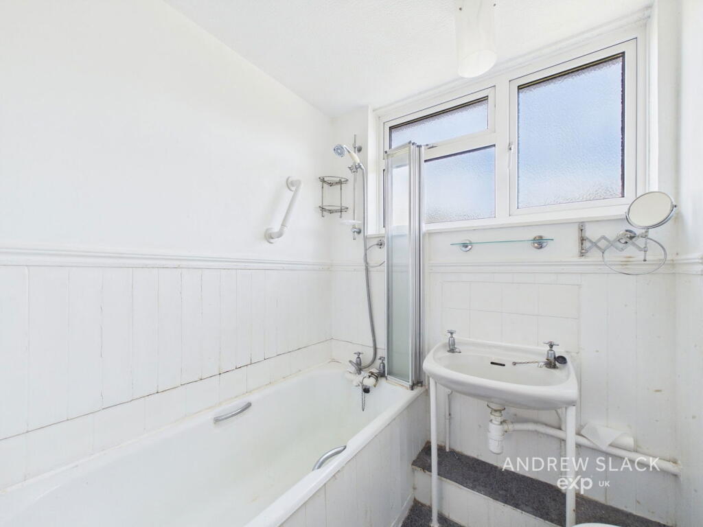 3 bed End of Terrace
