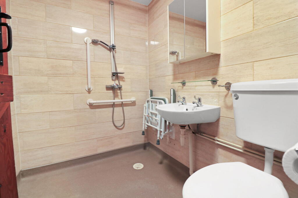 2 bed Semi-Detached Bungalow