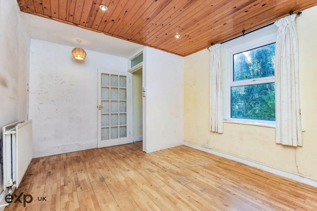 2 bed End of Terrace