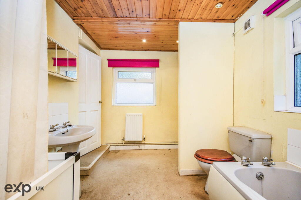 2 bed End of Terrace