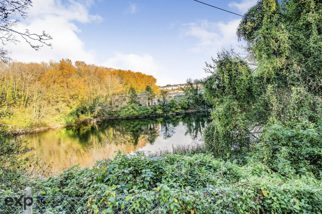 2 bed End of Terrace